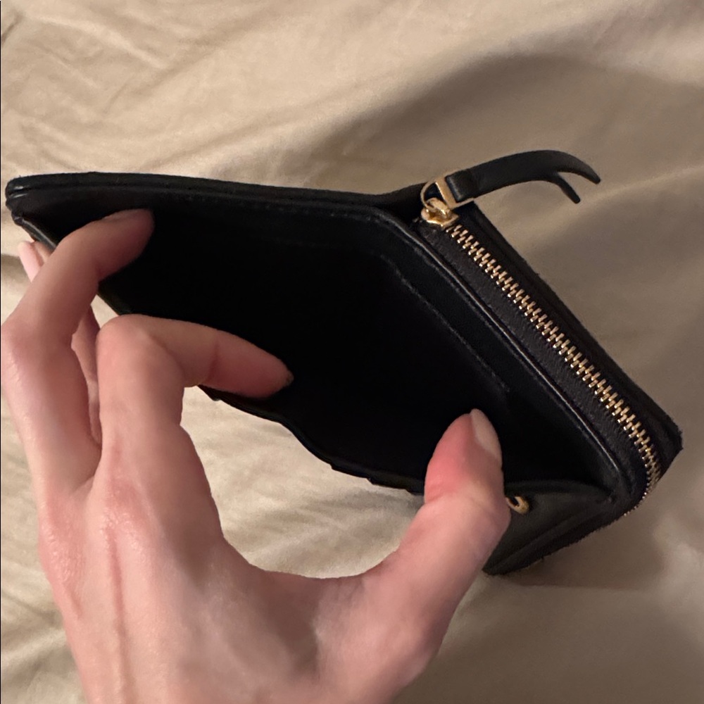 Tory Burch Black Quilted Wallet with Gold Logo - Picture 4 of 4